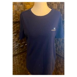 Vineyard Vines T-shirt Size small. Navy blue. Like new. Excellent condition.